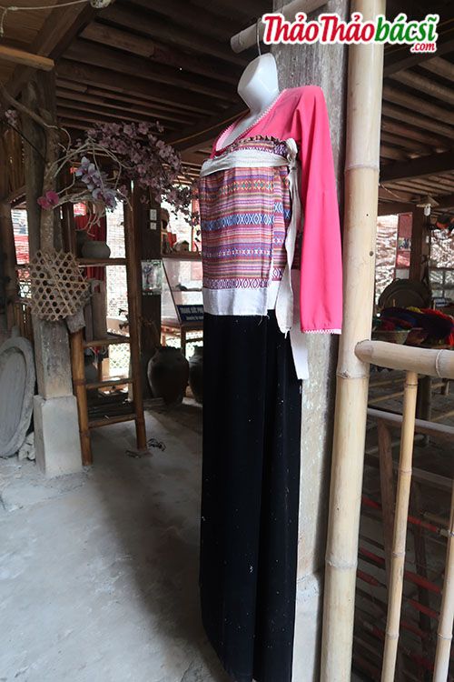 Trang phục truyền thống của người Thái trắng